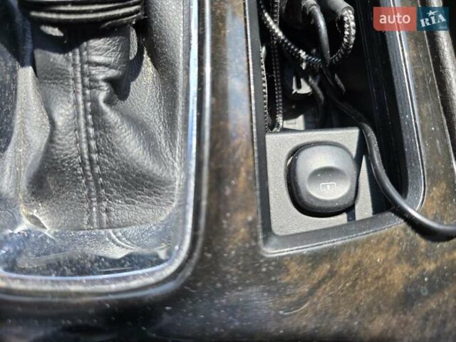 Серый Линкольн МКС, объемом двигателя 3.7 л и пробегом 122 тыс. км за 16700 $, фото 36 на Automoto.ua