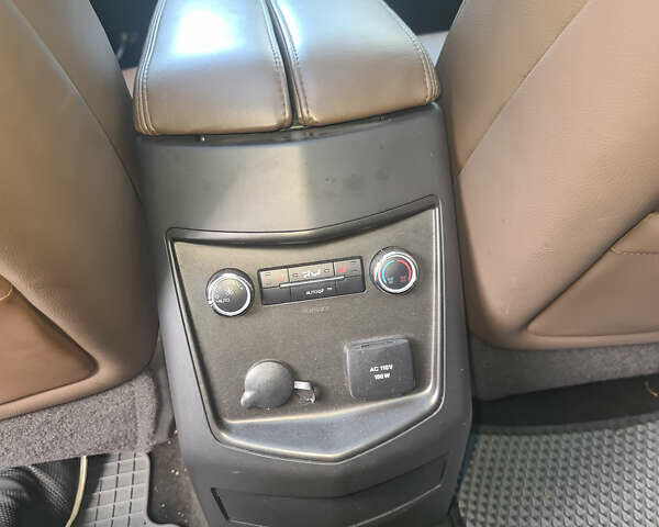 Білий Лінкольн MKT, об'ємом двигуна 3.5 л та пробігом 122 тис. км за 13999 $, фото 29 на Automoto.ua