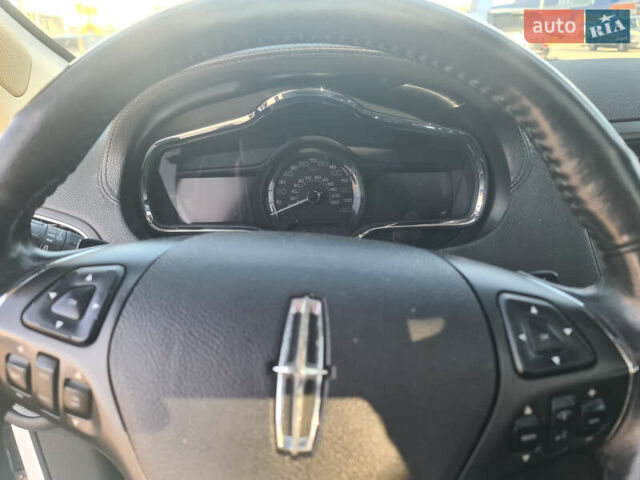 Білий Лінкольн MKT, об'ємом двигуна 3.5 л та пробігом 122 тис. км за 13999 $, фото 19 на Automoto.ua