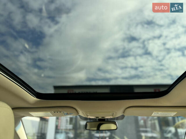 Белый Линкольн МКТ, объемом двигателя 3.5 л и пробегом 85 тыс. км за 15500 $, фото 11 на Automoto.ua