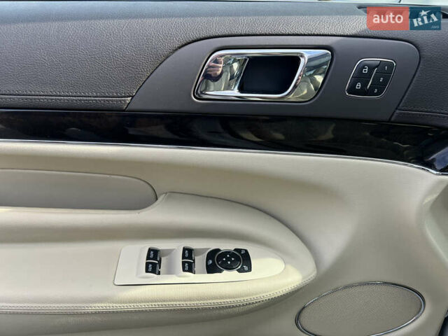 Белый Линкольн МКТ, объемом двигателя 3.5 л и пробегом 85 тыс. км за 15500 $, фото 12 на Automoto.ua