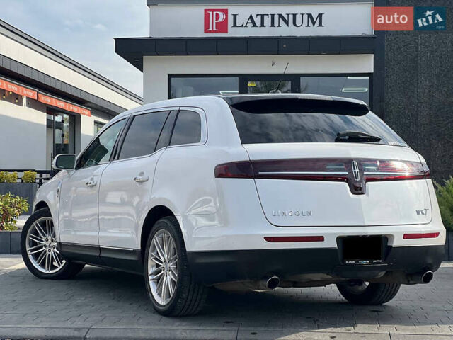 Белый Линкольн МКТ, объемом двигателя 3.5 л и пробегом 85 тыс. км за 15500 $, фото 4 на Automoto.ua