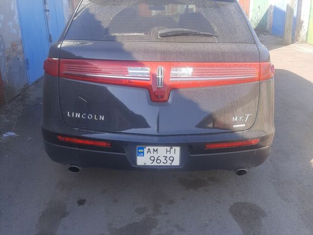 Черный Линкольн МКТ, объемом двигателя 2 л и пробегом 225 тыс. км за 15500 $, фото 1 на Automoto.ua