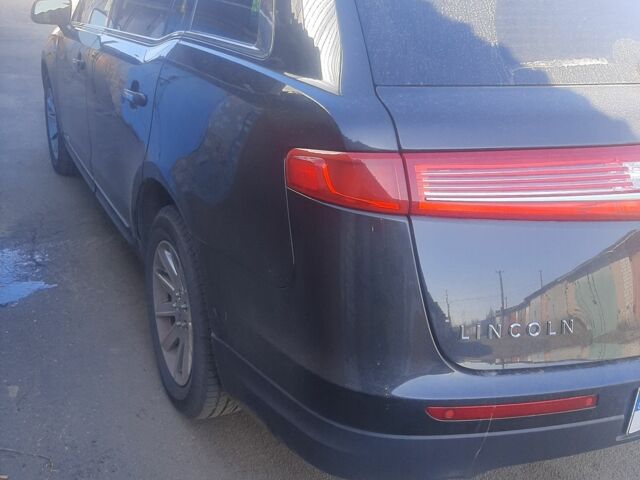 Черный Линкольн МКТ, объемом двигателя 2 л и пробегом 225 тыс. км за 15500 $, фото 2 на Automoto.ua