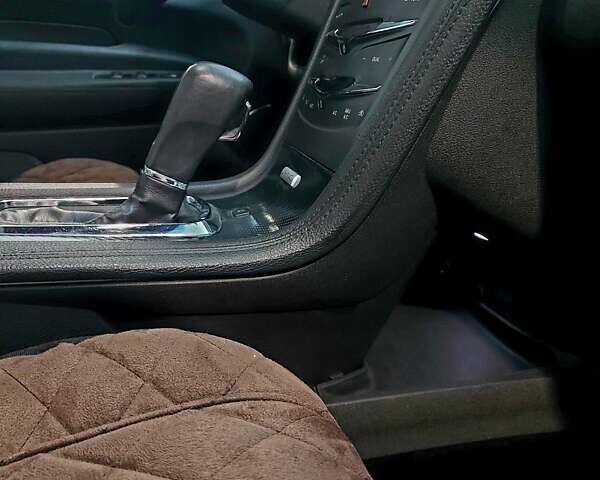 Черный Линкольн МКТ, объемом двигателя 3.7 л и пробегом 257 тыс. км за 16900 $, фото 109 на Automoto.ua