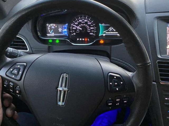 Серый Линкольн МКТ, объемом двигателя 3.7 л и пробегом 140 тыс. км за 22000 $, фото 6 на Automoto.ua