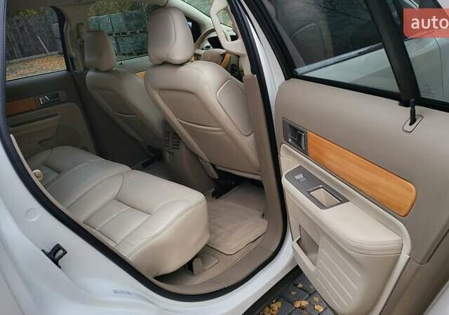 Белый Линкольн МКХ, объемом двигателя 3.5 л и пробегом 340 тыс. км за 8500 $, фото 14 на Automoto.ua