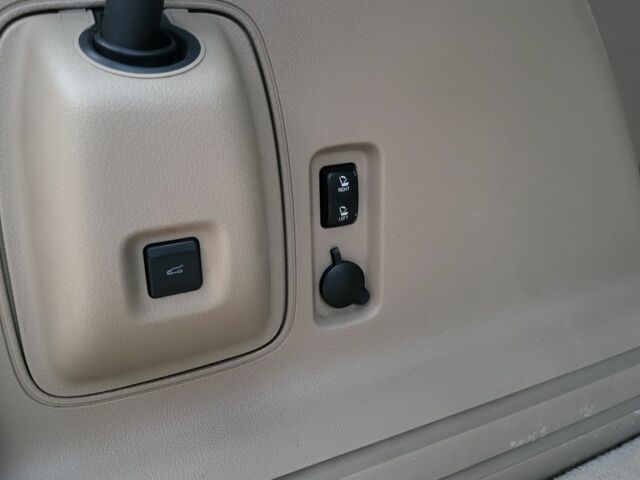 Белый Линкольн МКХ, объемом двигателя 3.5 л и пробегом 340 тыс. км за 8500 $, фото 13 на Automoto.ua