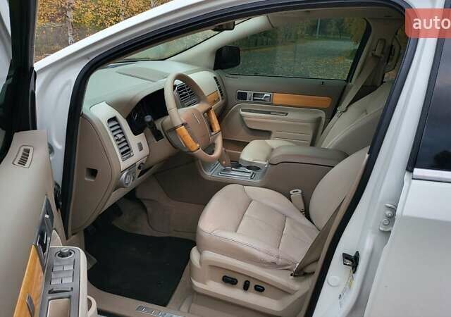 Белый Линкольн МКХ, объемом двигателя 3.5 л и пробегом 340 тыс. км за 8500 $, фото 10 на Automoto.ua