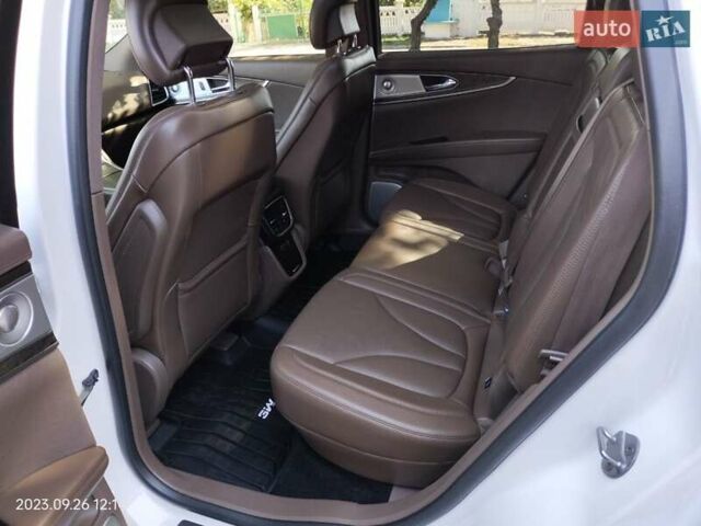 Белый Линкольн МКХ, объемом двигателя 3.7 л и пробегом 143 тыс. км за 18500 $, фото 11 на Automoto.ua