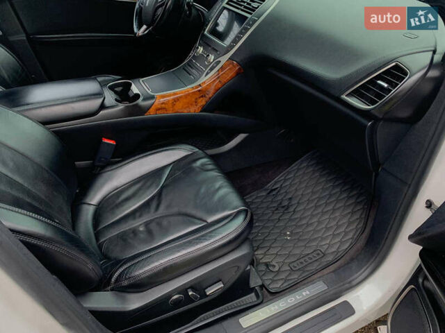 Белый Линкольн МКХ, объемом двигателя 3.73 л и пробегом 183 тыс. км за 19999 $, фото 17 на Automoto.ua