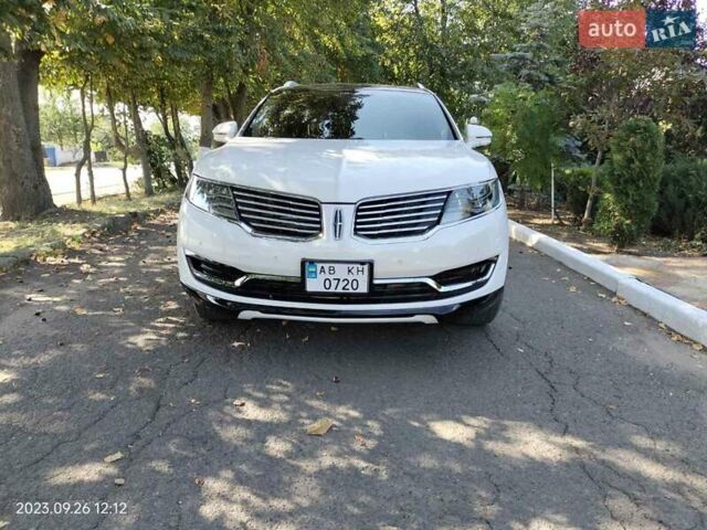 Белый Линкольн МКХ, объемом двигателя 3.7 л и пробегом 143 тыс. км за 18500 $, фото 2 на Automoto.ua
