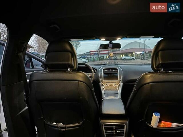 Белый Линкольн МКХ, объемом двигателя 2.69 л и пробегом 253 тыс. км за 17200 $, фото 12 на Automoto.ua