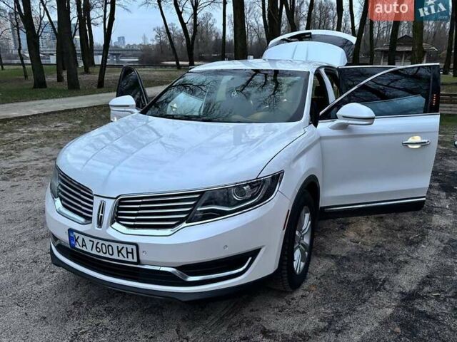 Белый Линкольн МКХ, объемом двигателя 2.69 л и пробегом 253 тыс. км за 17200 $, фото 2 на Automoto.ua