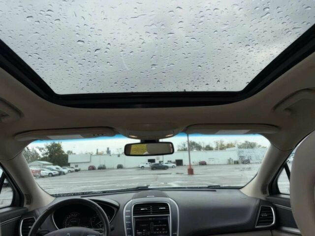 Белый Линкольн МКХ, объемом двигателя 3.7 л и пробегом 74 тыс. км за 5100 $, фото 9 на Automoto.ua