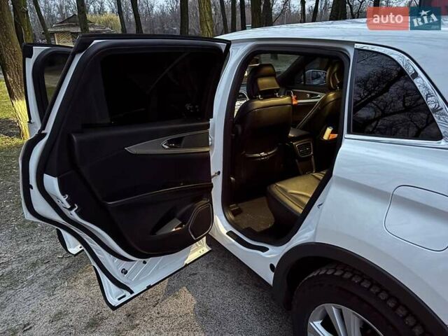 Белый Линкольн МКХ, объемом двигателя 2.69 л и пробегом 253 тыс. км за 17200 $, фото 8 на Automoto.ua