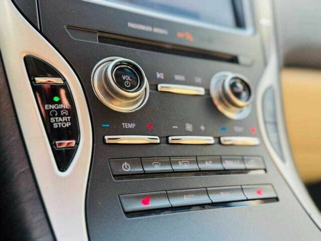 Білий Лінкольн MKX, об'ємом двигуна 3.7 л та пробігом 59 тис. км за 2800 $, фото 7 на Automoto.ua