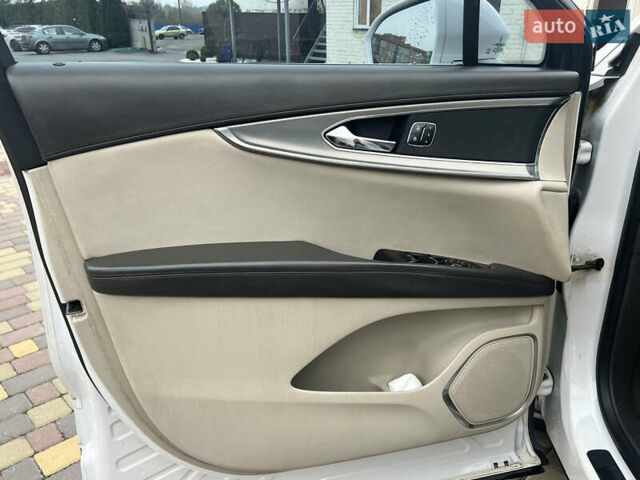 Белый Линкольн МКХ, объемом двигателя 3.73 л и пробегом 170 тыс. км за 14999 $, фото 9 на Automoto.ua