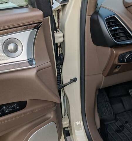 Бежевий Лінкольн MKX, об'ємом двигуна 2.69 л та пробігом 179 тис. км за 16800 $, фото 20 на Automoto.ua