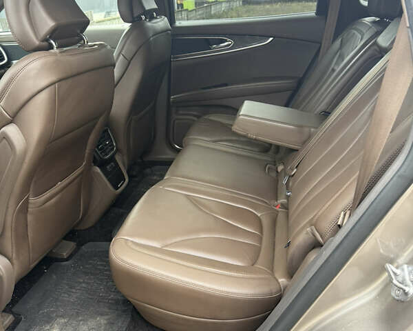 Бежевий Лінкольн MKX, об'ємом двигуна 3.73 л та пробігом 113 тис. км за 20500 $, фото 6 на Automoto.ua