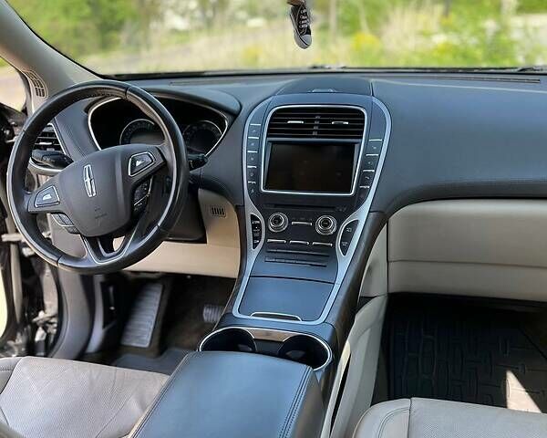 Черный Линкольн МКХ, объемом двигателя 3.7 л и пробегом 149 тыс. км за 19700 $, фото 18 на Automoto.ua