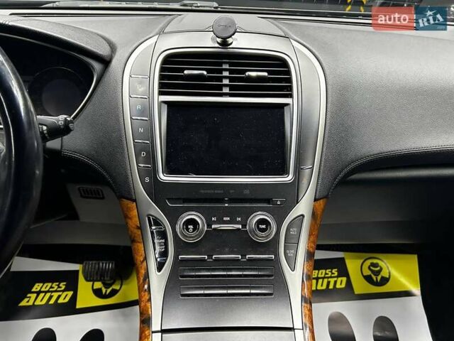 Черный Линкольн МКХ, объемом двигателя 3.73 л и пробегом 108 тыс. км за 22000 $, фото 9 на Automoto.ua