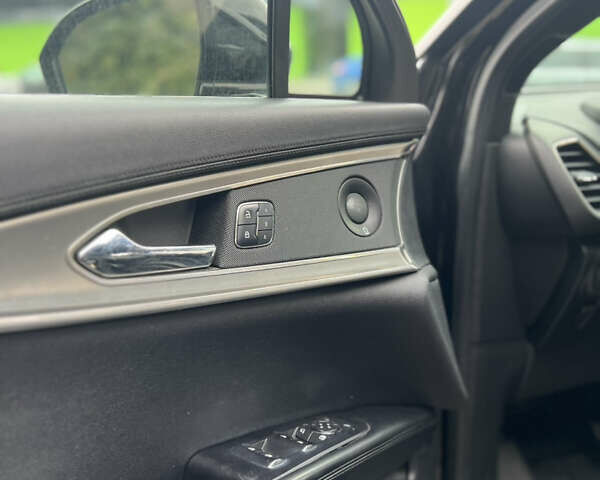 Чорний Лінкольн MKX, об'ємом двигуна 2.7 л та пробігом 183 тис. км за 18100 $, фото 12 на Automoto.ua