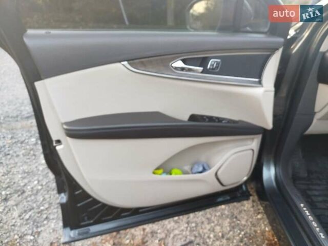 Чорний Лінкольн MKX, об'ємом двигуна 0 л та пробігом 162 тис. км за 17500 $, фото 18 на Automoto.ua