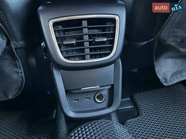 Червоний Лінкольн MKX, об'ємом двигуна 2.69 л та пробігом 122 тис. км за 15990 $, фото 31 на Automoto.ua