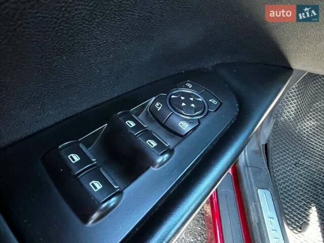 Красный Линкольн МКХ, объемом двигателя 2.69 л и пробегом 125 тыс. км за 14990 $, фото 15 на Automoto.ua