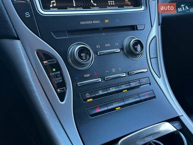 Червоний Лінкольн MKX, об'ємом двигуна 2.69 л та пробігом 122 тис. км за 15490 $, фото 26 на Automoto.ua