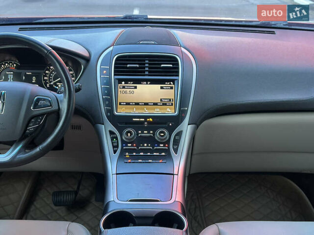 Красный Линкольн МКХ, объемом двигателя 2.69 л и пробегом 167 тыс. км за 16900 $, фото 22 на Automoto.ua