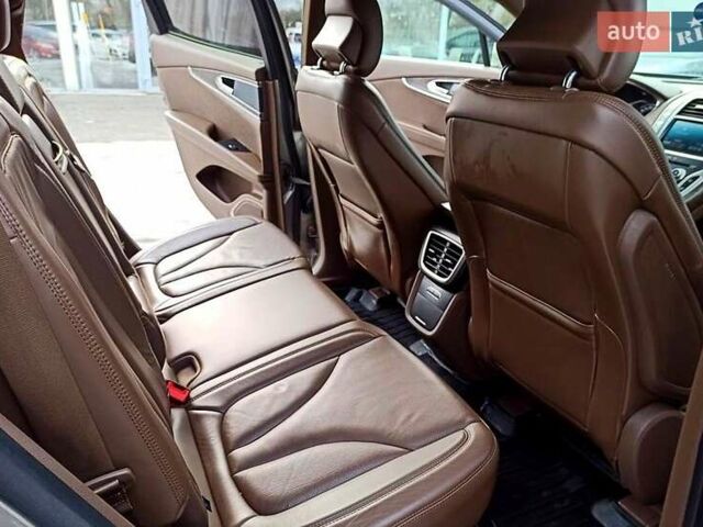 Сірий Лінкольн MKX, об'ємом двигуна 2.7 л та пробігом 139 тис. км за 17000 $, фото 11 на Automoto.ua