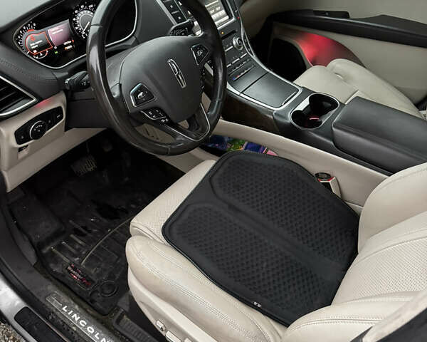 Серый Линкольн МКХ, объемом двигателя 2.69 л и пробегом 187 тыс. км за 19100 $, фото 11 на Automoto.ua