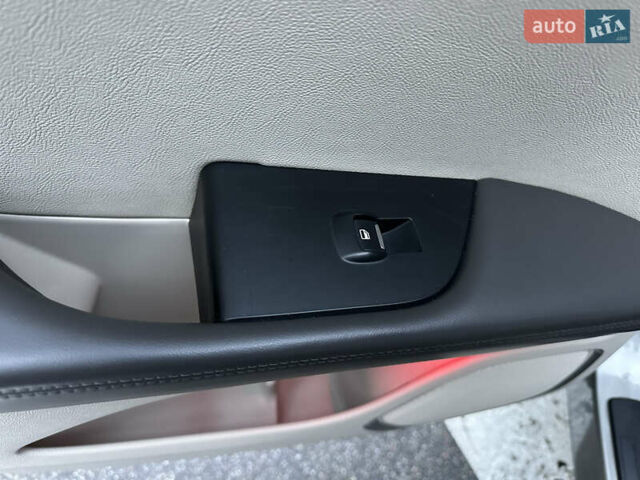 Серый Линкольн МКХ, объемом двигателя 3.73 л и пробегом 157 тыс. км за 16999 $, фото 25 на Automoto.ua