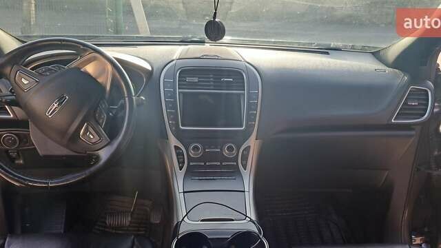 Сірий Лінкольн MKX, об'ємом двигуна 2.7 л та пробігом 166 тис. км за 18000 $, фото 12 на Automoto.ua