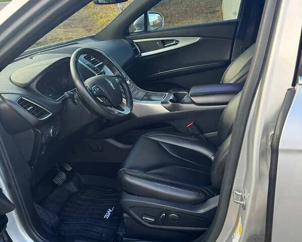 Серый Линкольн МКХ, объемом двигателя 3.73 л и пробегом 113 тыс. км за 21000 $, фото 8 на Automoto.ua