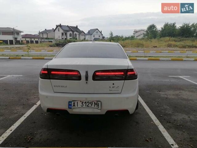 Белый Линкольн МКЗ, объемом двигателя 2.5 л и пробегом 173 тыс. км за 10200 $, фото 6 на Automoto.ua