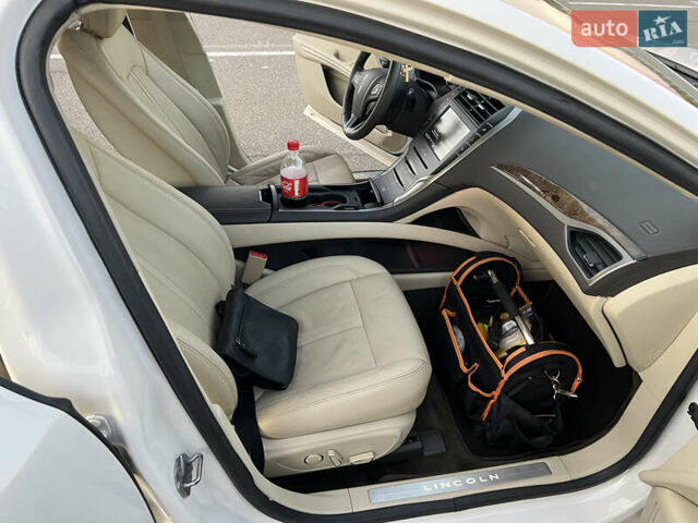 Белый Линкольн МКЗ, объемом двигателя 2 л и пробегом 141 тыс. км за 12400 $, фото 23 на Automoto.ua