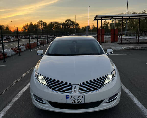 Белый Линкольн МКЗ, объемом двигателя 2 л и пробегом 141 тыс. км за 12400 $, фото 2 на Automoto.ua