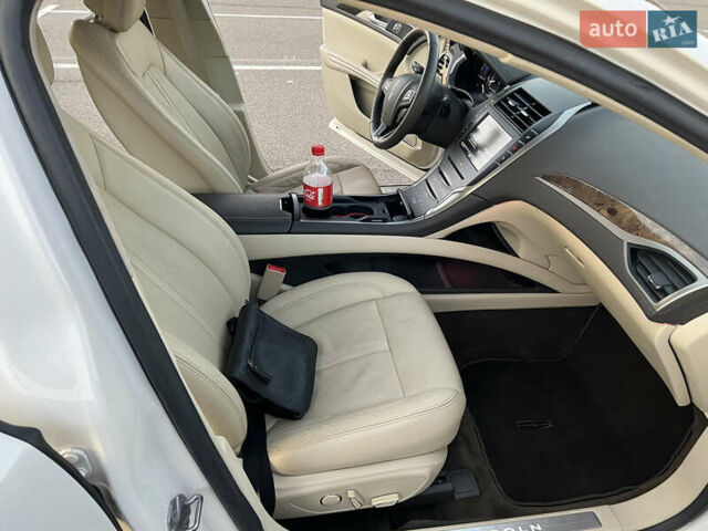 Белый Линкольн МКЗ, объемом двигателя 2 л и пробегом 141 тыс. км за 12400 $, фото 24 на Automoto.ua