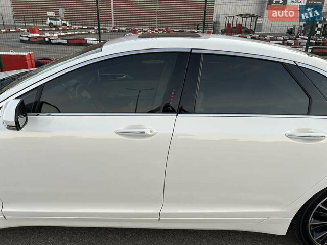 Белый Линкольн МКЗ, объемом двигателя 2 л и пробегом 141 тыс. км за 12400 $, фото 12 на Automoto.ua