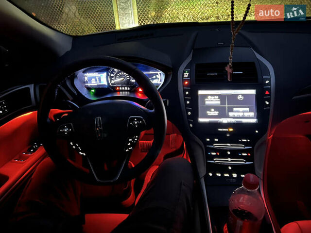 Белый Линкольн МКЗ, объемом двигателя 2 л и пробегом 141 тыс. км за 12400 $, фото 38 на Automoto.ua