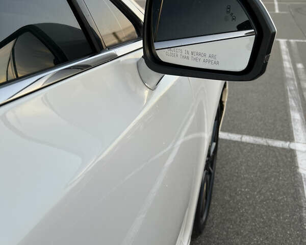 Белый Линкольн МКЗ, объемом двигателя 2 л и пробегом 141 тыс. км за 12400 $, фото 10 на Automoto.ua