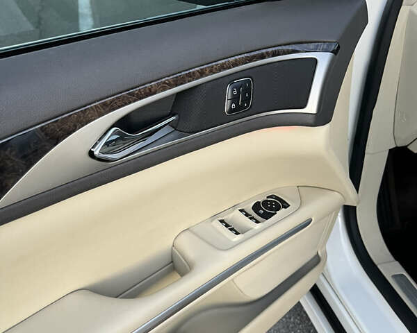 Белый Линкольн МКЗ, объемом двигателя 2 л и пробегом 141 тыс. км за 12400 $, фото 16 на Automoto.ua
