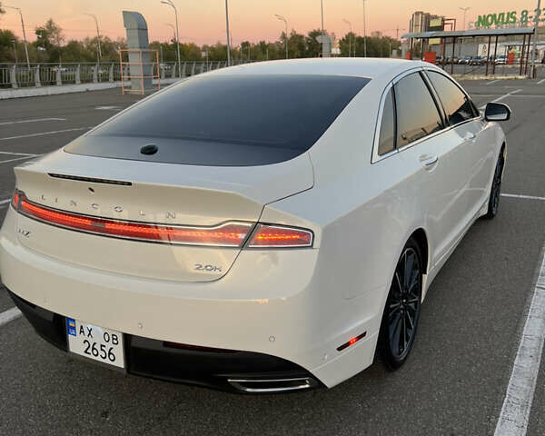 Белый Линкольн МКЗ, объемом двигателя 2 л и пробегом 141 тыс. км за 12400 $, фото 8 на Automoto.ua