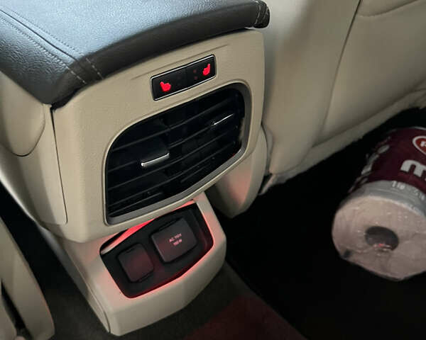 Белый Линкольн МКЗ, объемом двигателя 2 л и пробегом 141 тыс. км за 12400 $, фото 20 на Automoto.ua