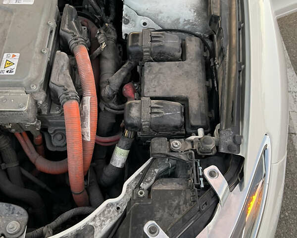 Белый Линкольн МКЗ, объемом двигателя 2 л и пробегом 141 тыс. км за 12400 $, фото 34 на Automoto.ua