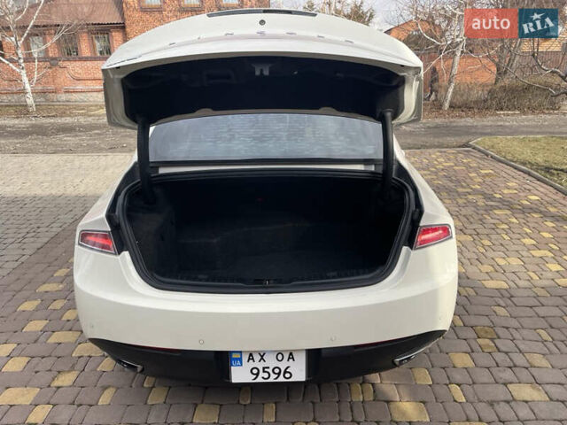 Белый Линкольн МКЗ, объемом двигателя 2 л и пробегом 315 тыс. км за 11800 $, фото 6 на Automoto.ua