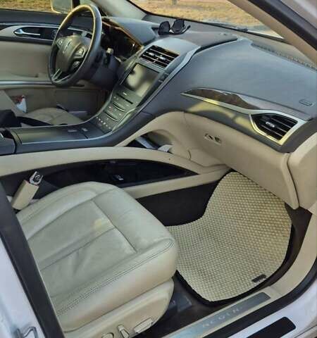 Белый Линкольн МКЗ, объемом двигателя 2 л и пробегом 190 тыс. км за 10900 $, фото 13 на Automoto.ua
